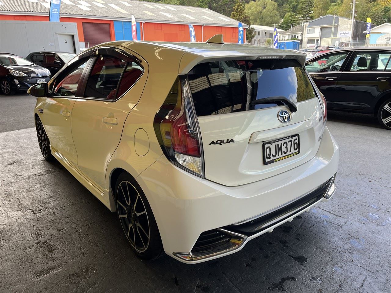 Vehicle image 4