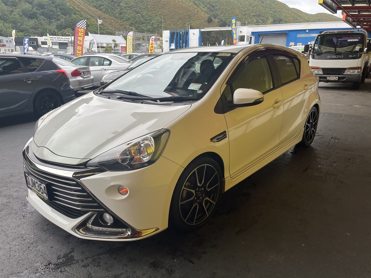Vehicle image 3