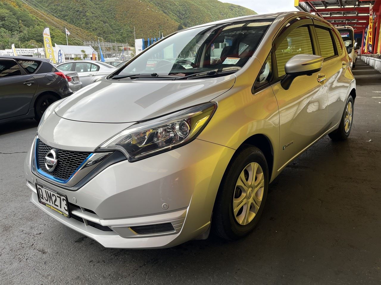 Vehicle image 3