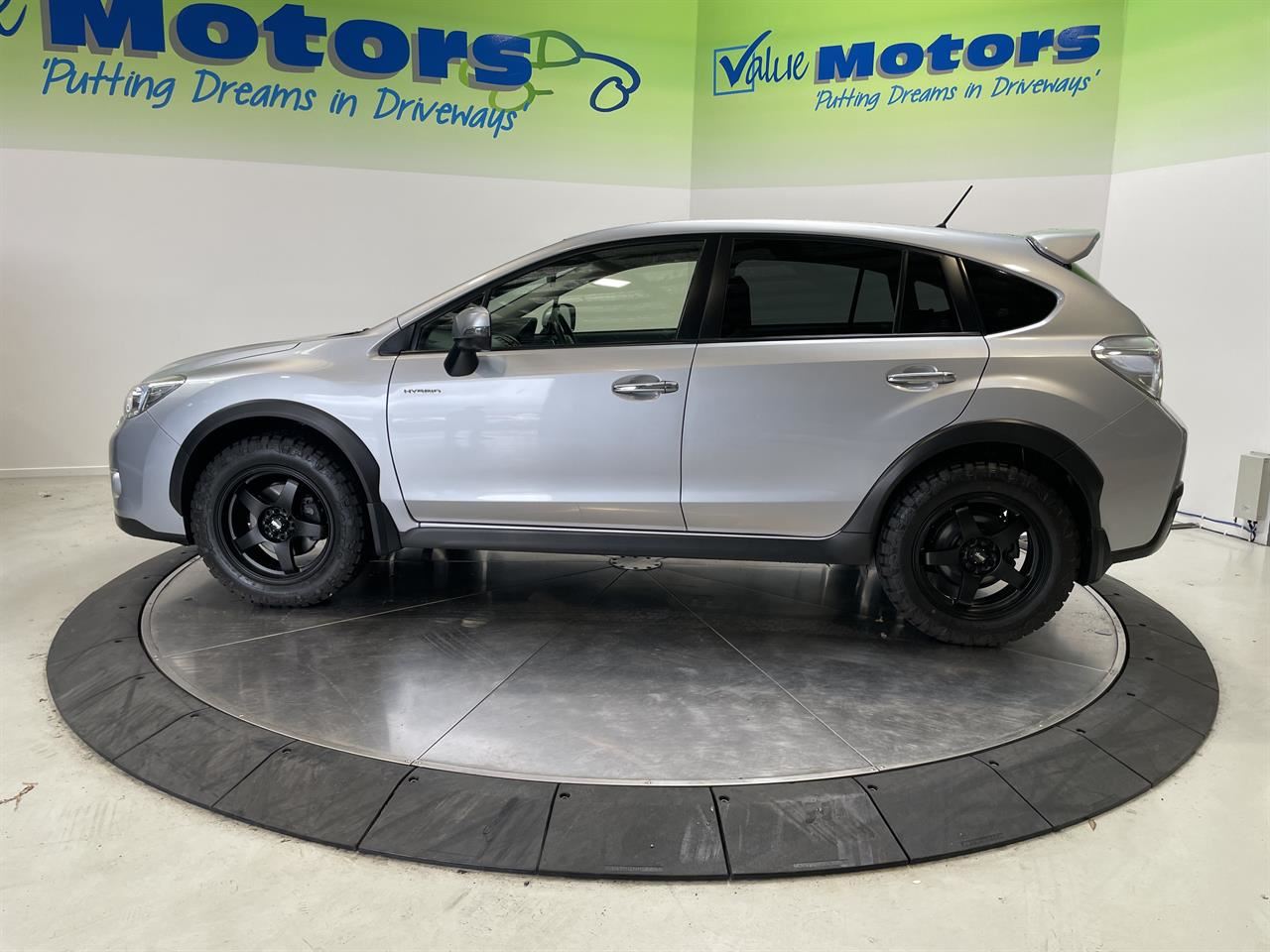 Vehicle image 5