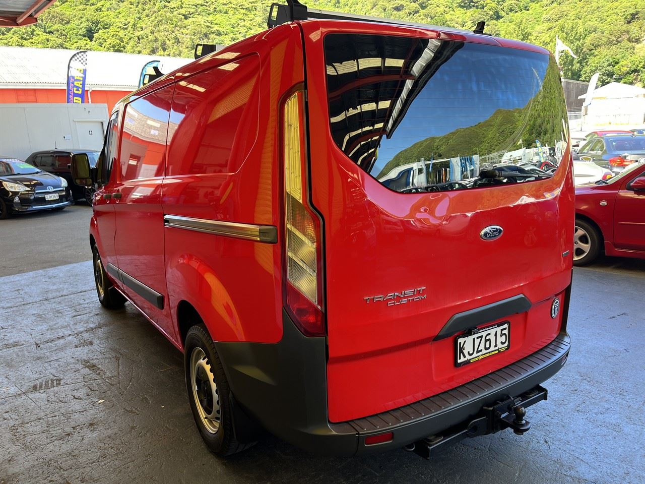 Vehicle image 4