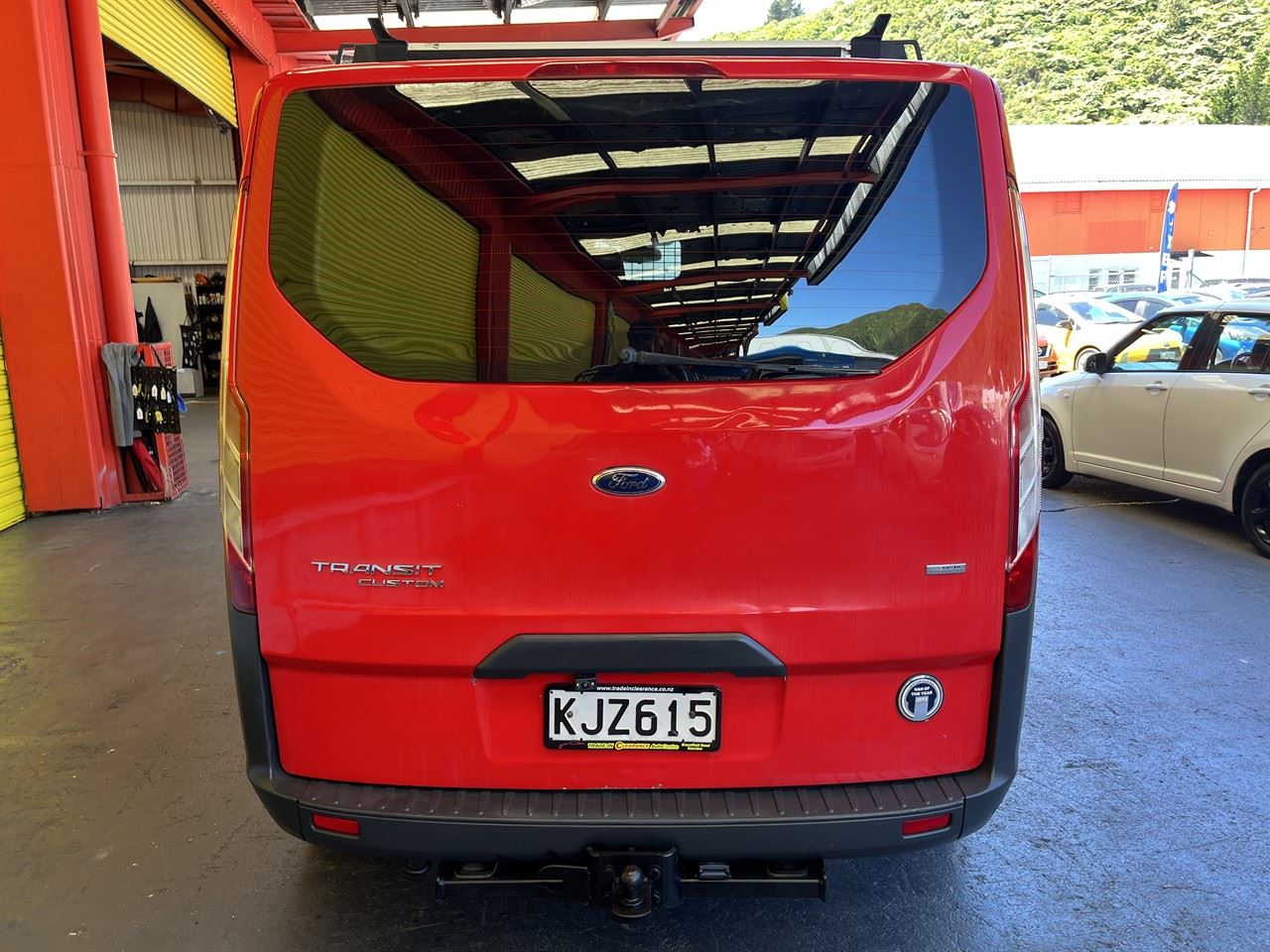Vehicle image 5