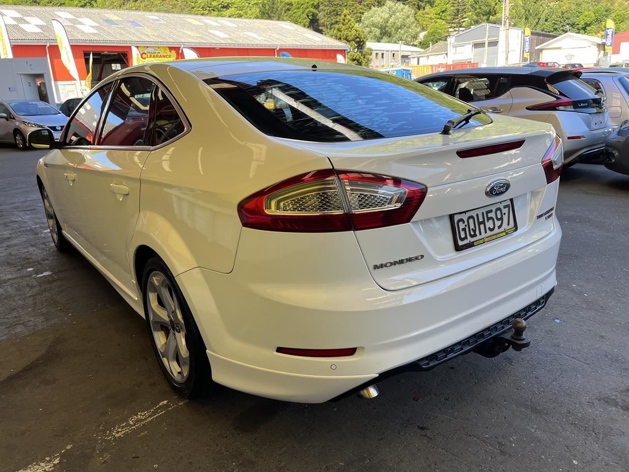 Vehicle image 4