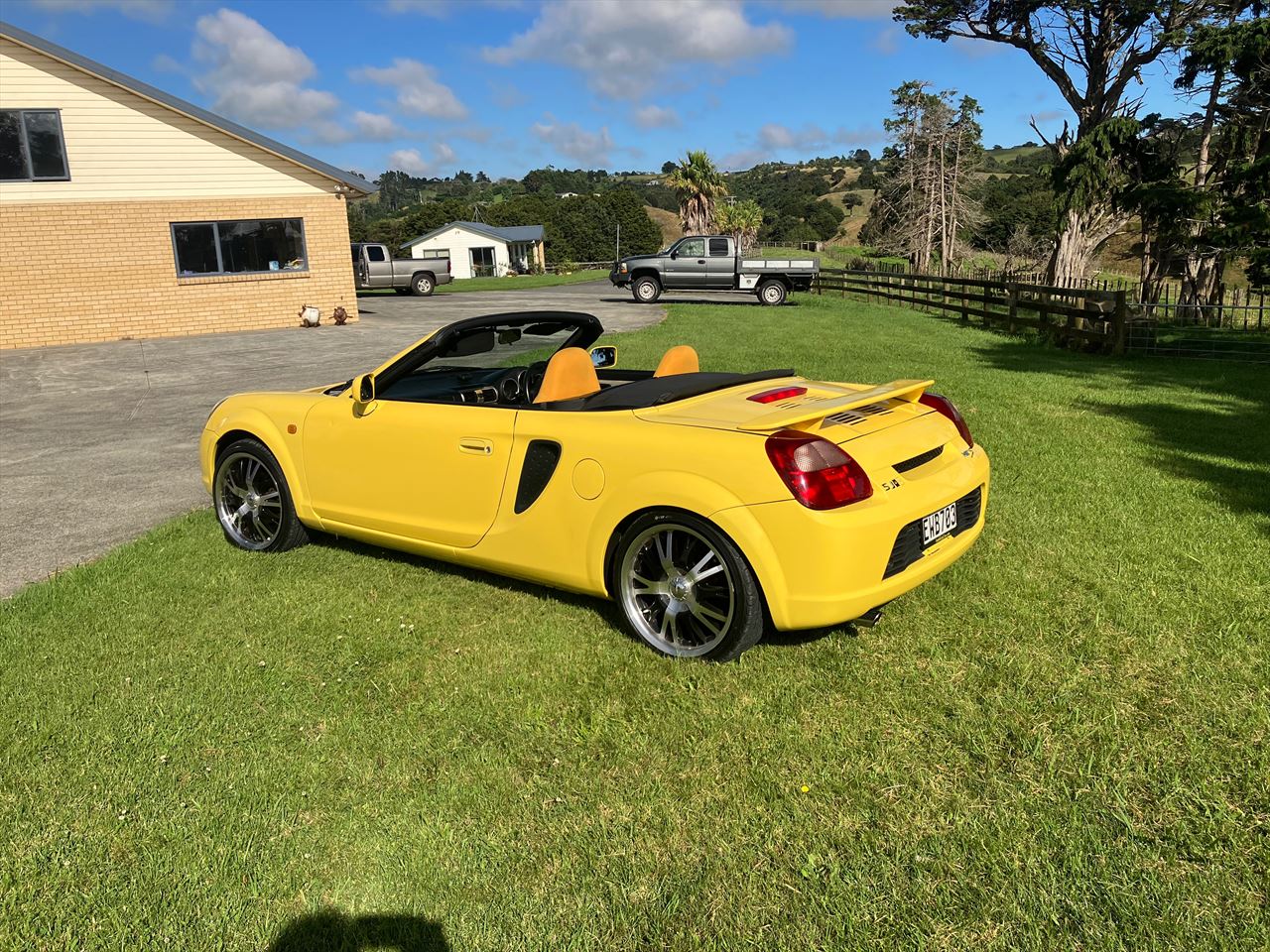 Vehicle image 1