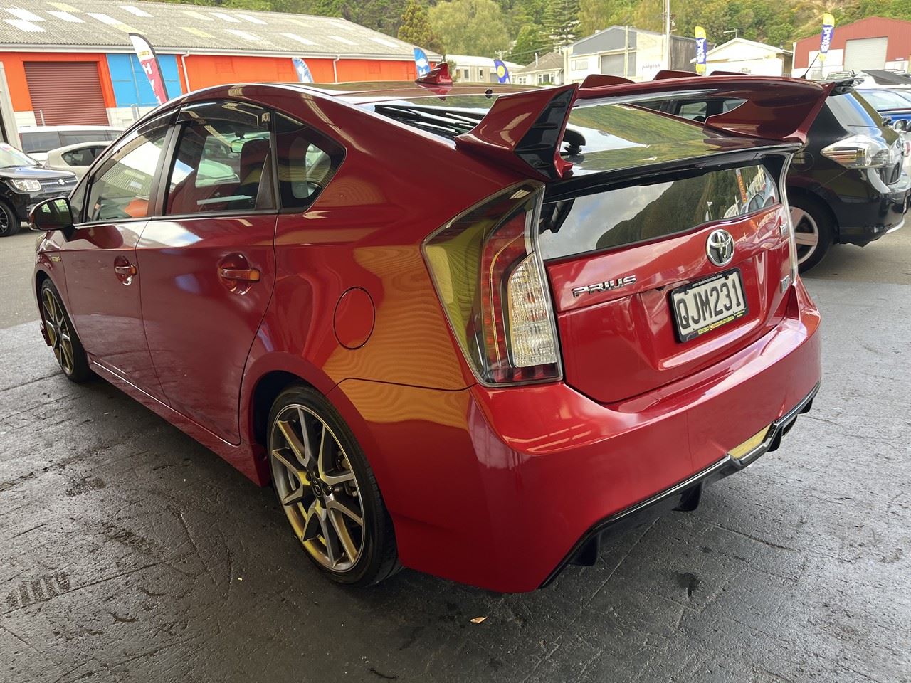 Vehicle image 4