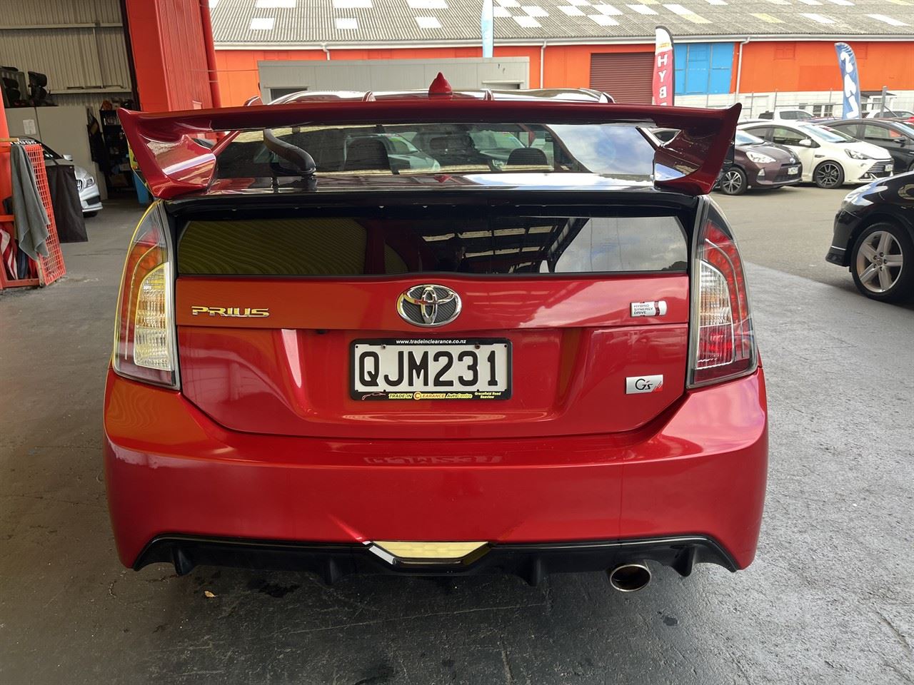 Vehicle image 5