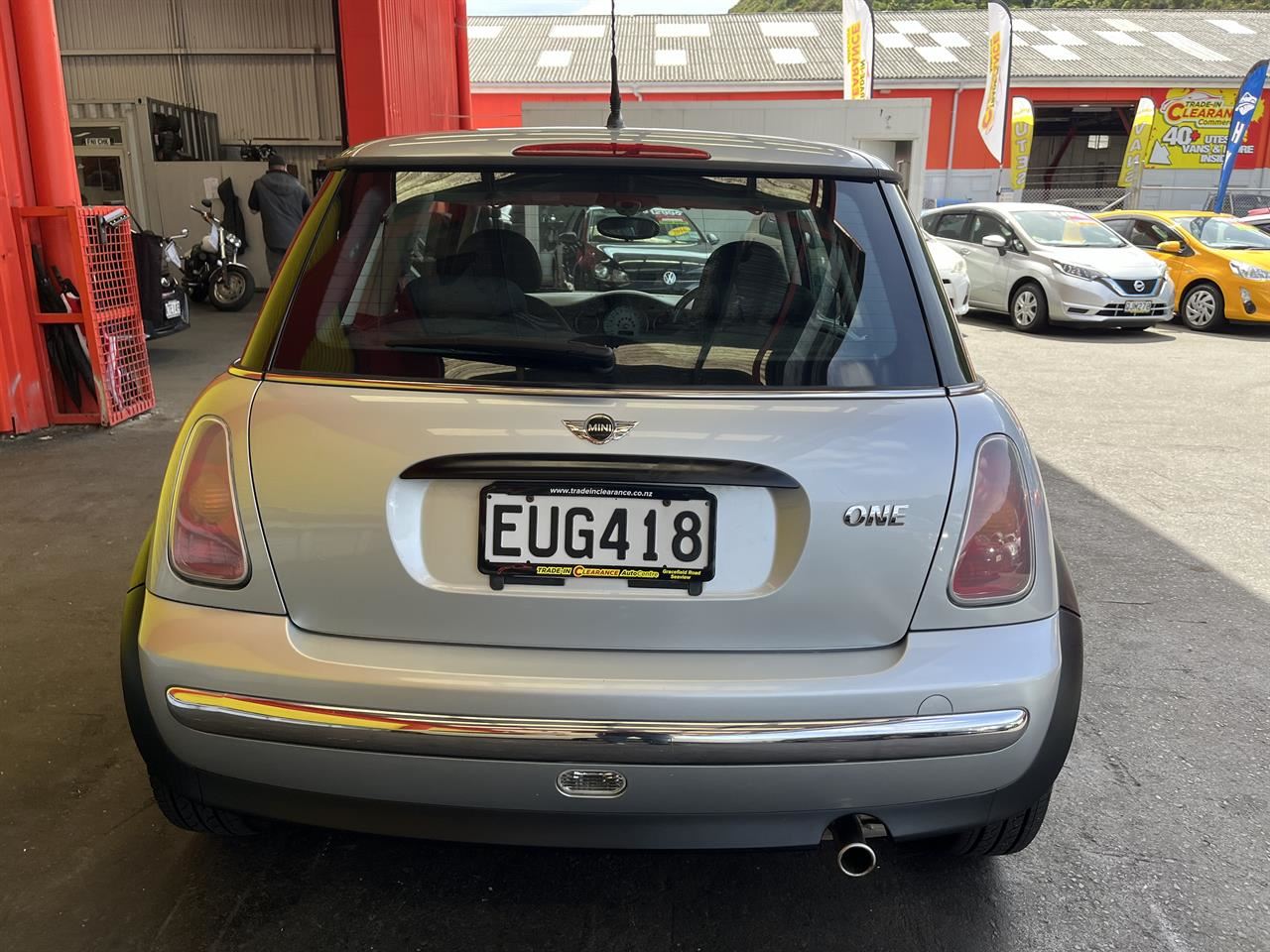 Vehicle image 5