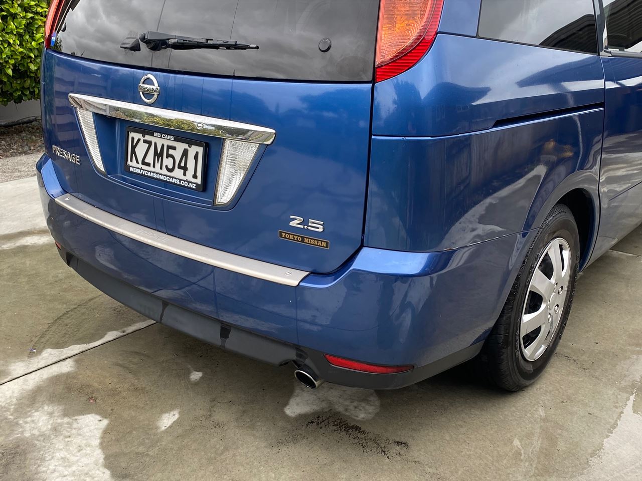 Vehicle image 5