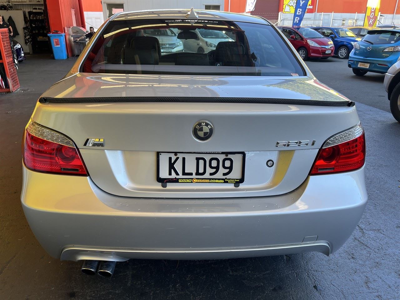 Vehicle image 5