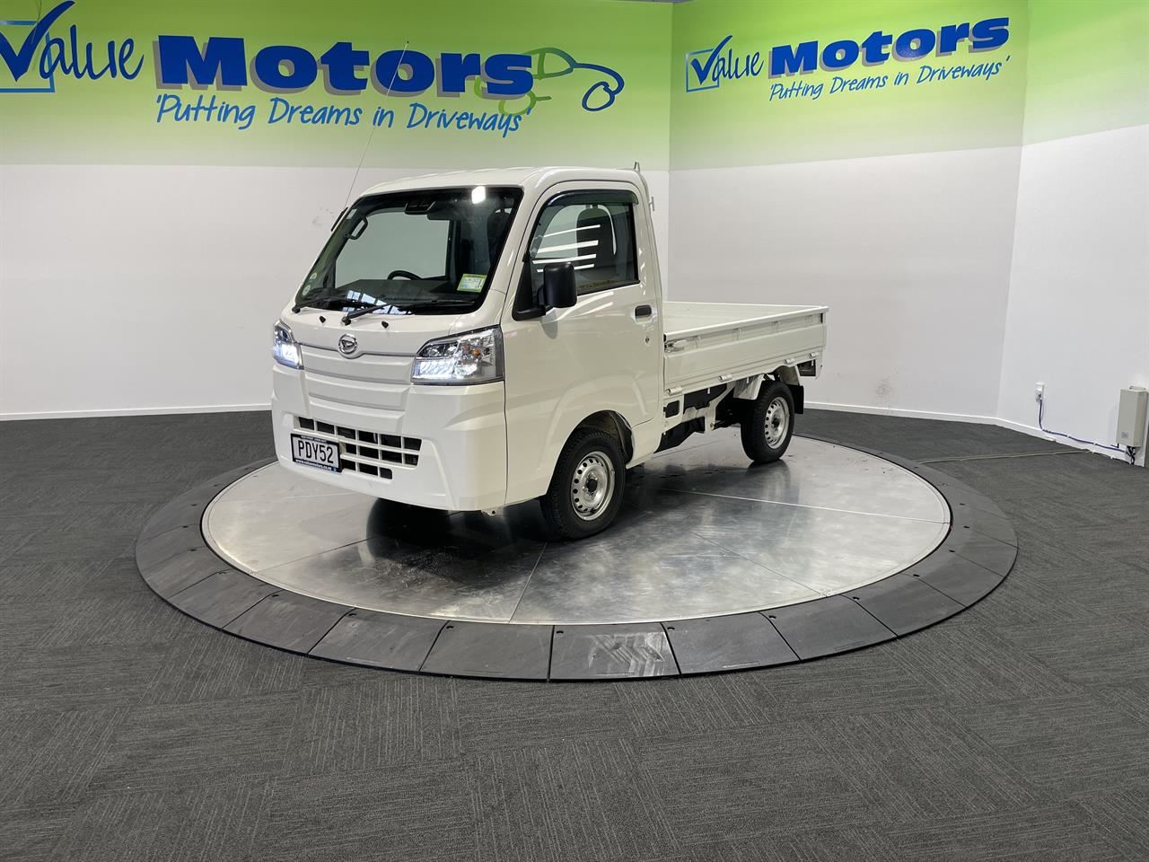 Vehicle image 3