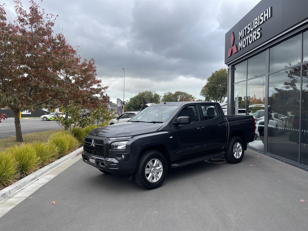 Vehicle image 4