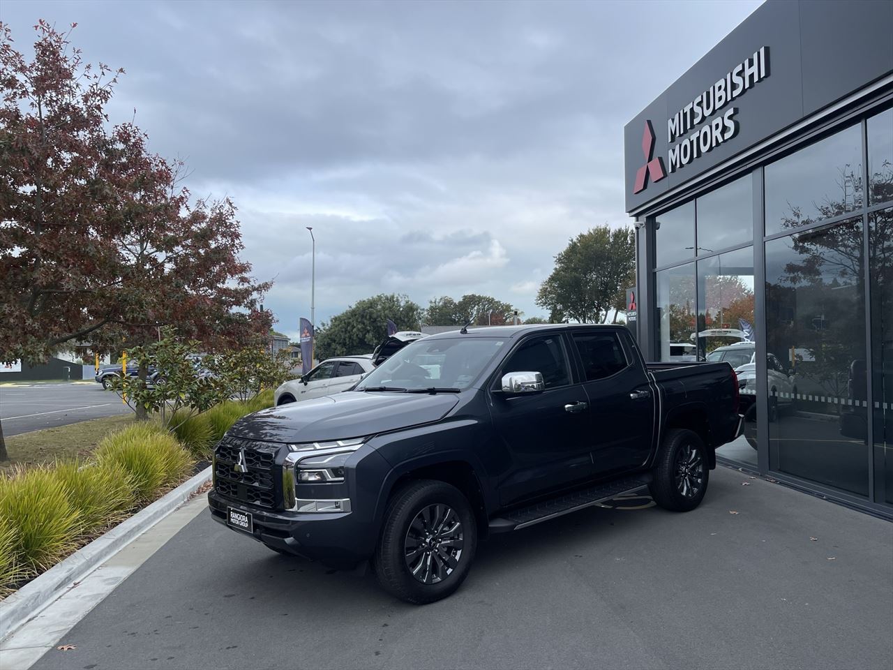 Vehicle image 4