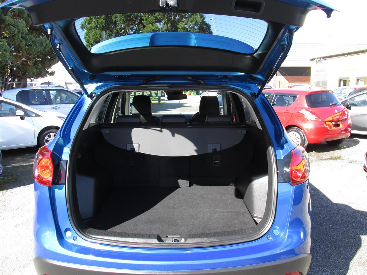 Vehicle image 5