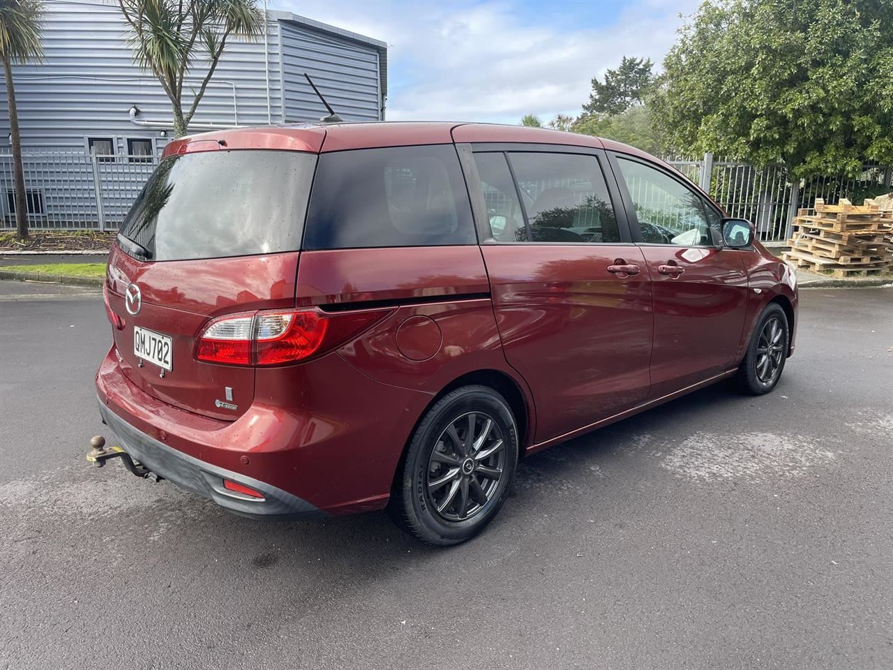 Vehicle image 5