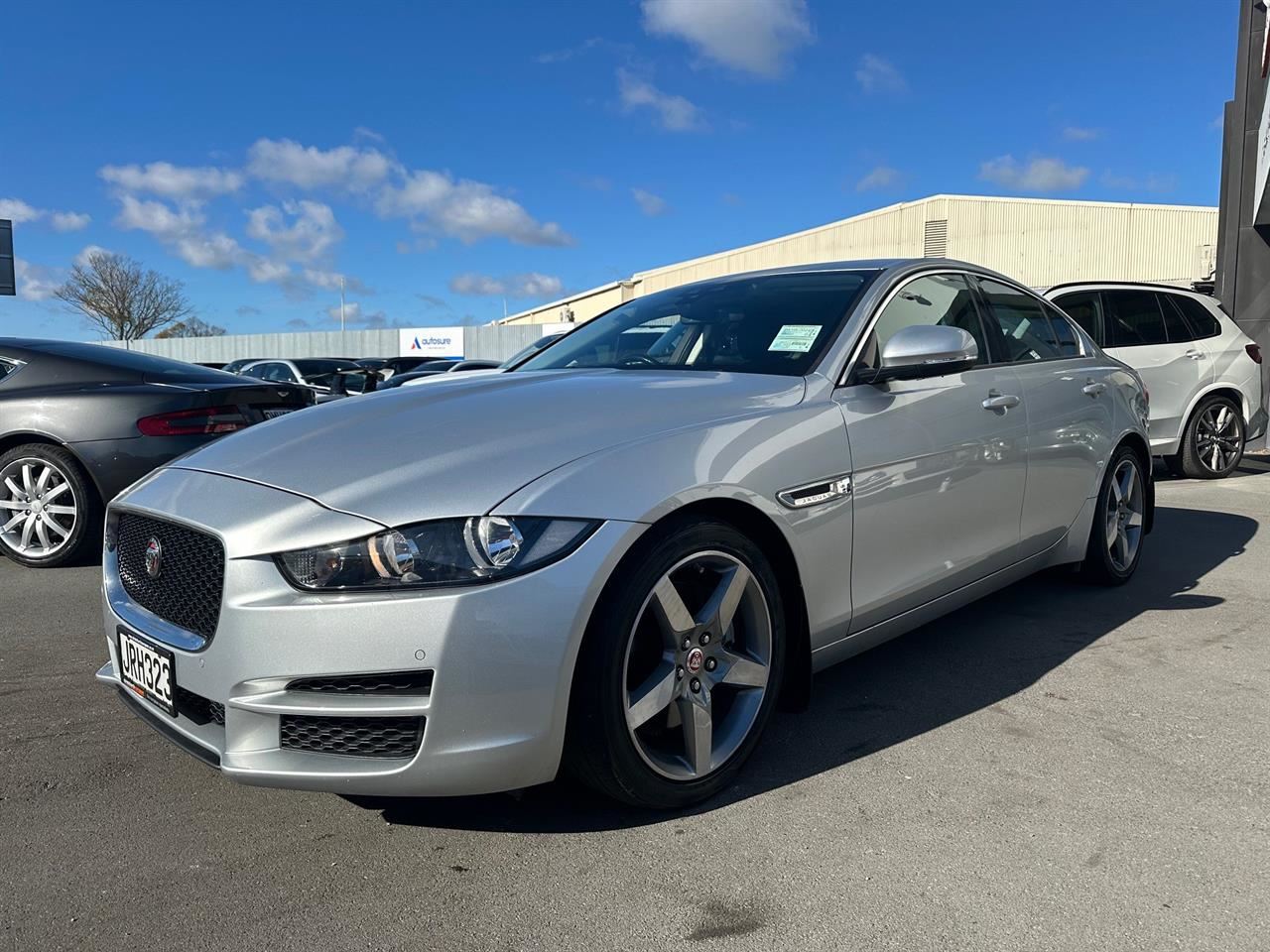 Vehicle image 3