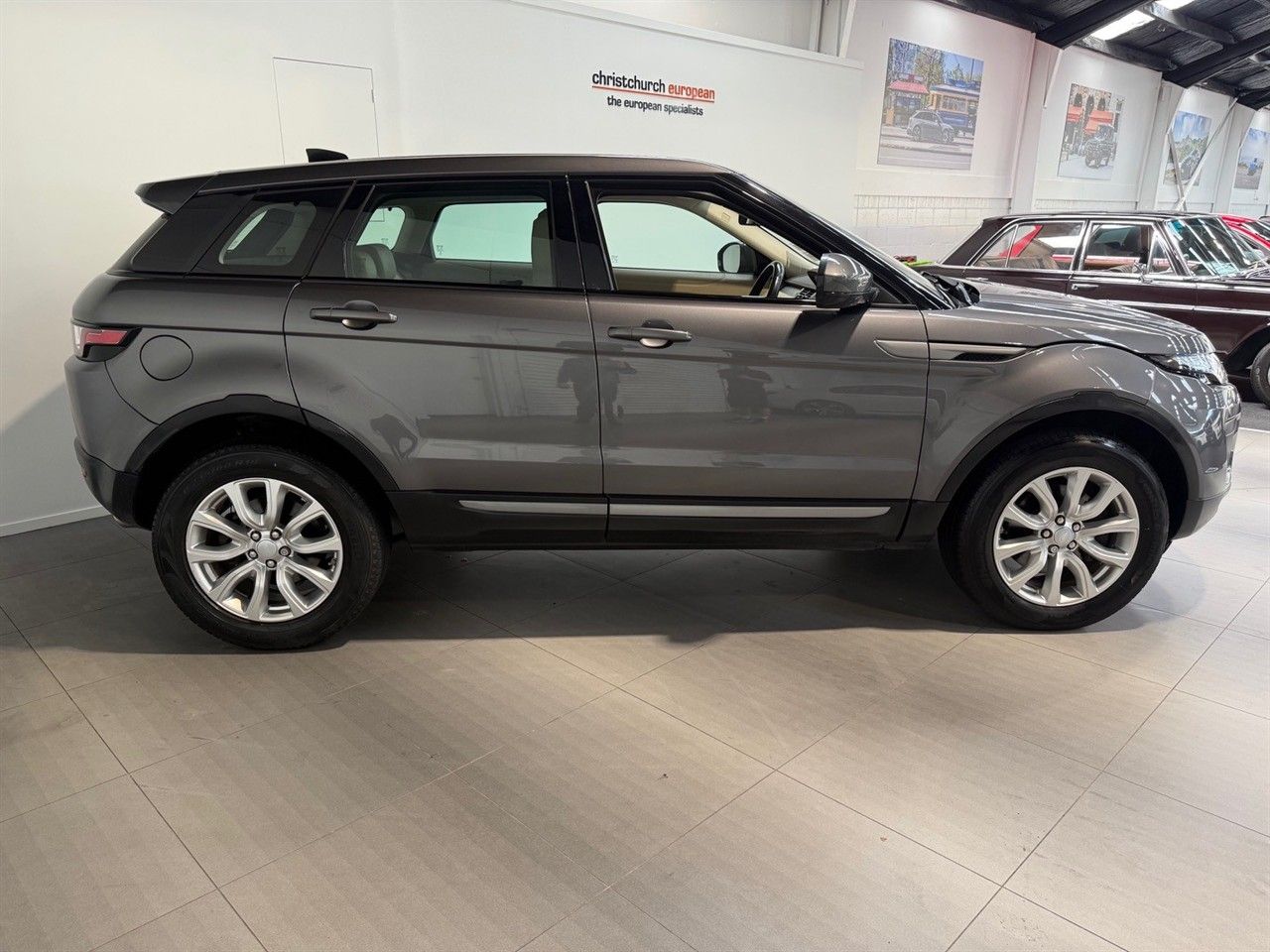 Vehicle image 4