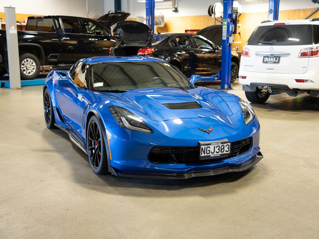 Vehicle image 3