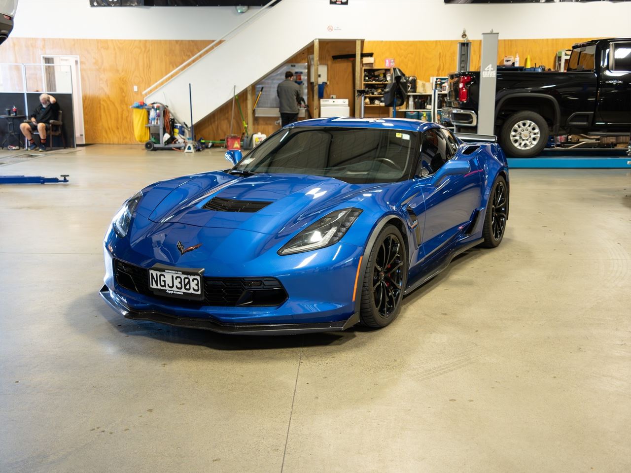 Vehicle image 5
