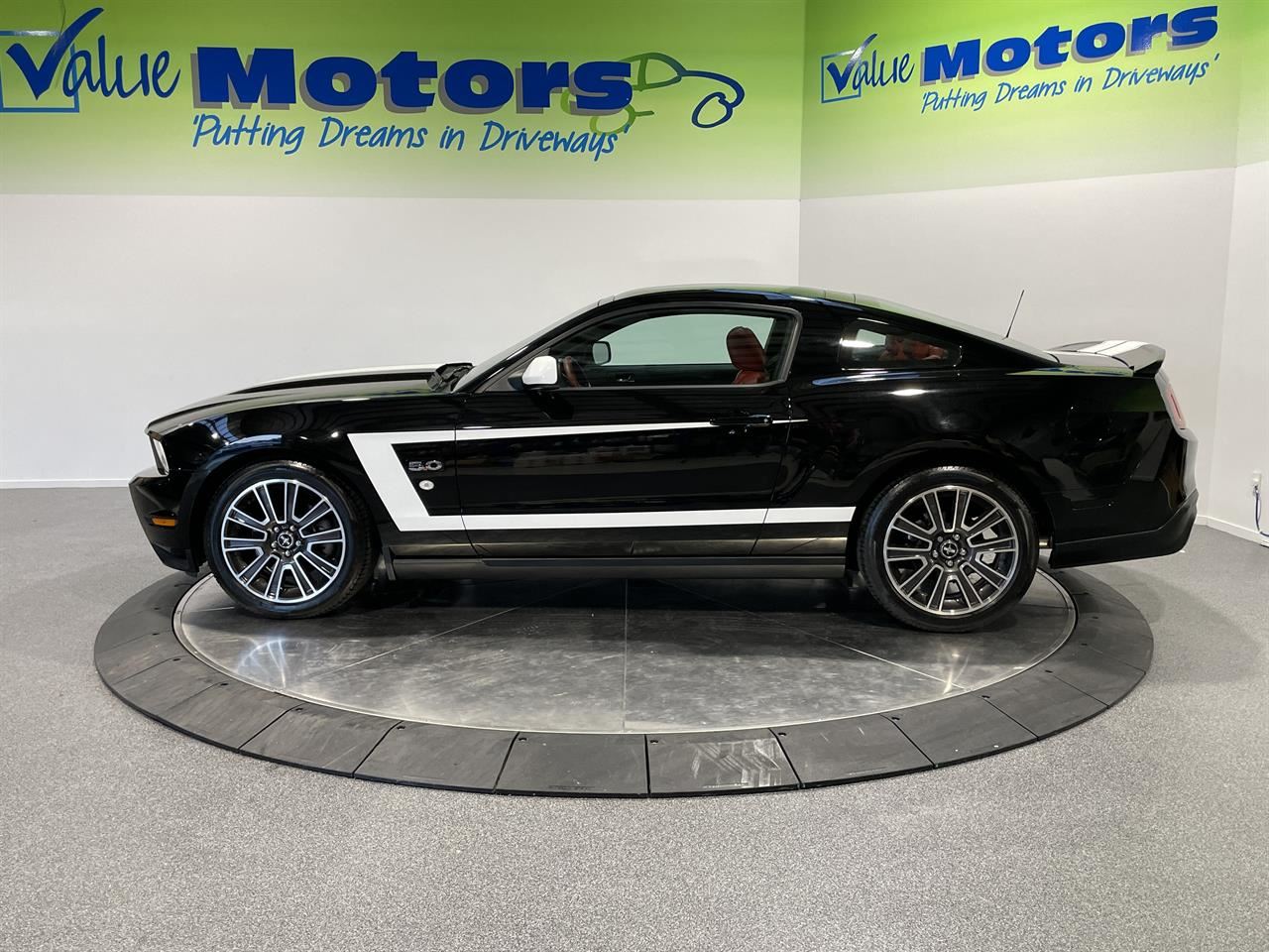 Vehicle image 5