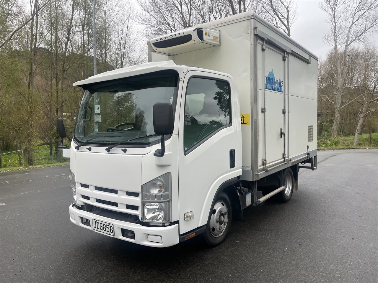 Vehicle image 4