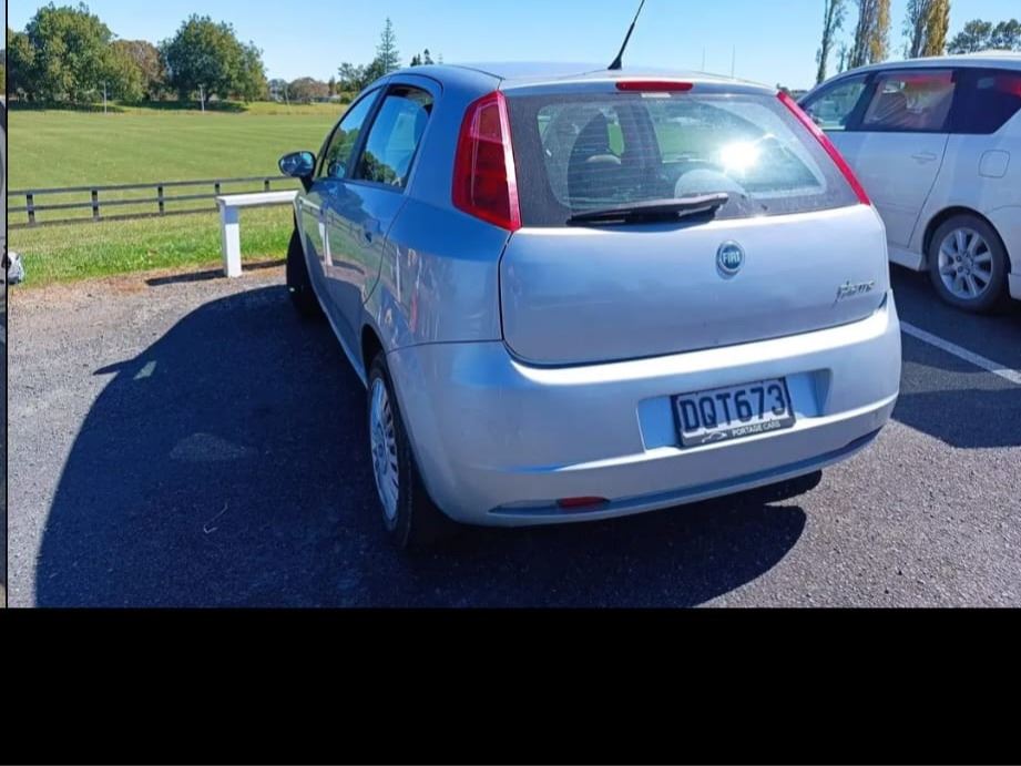 Vehicle image 5