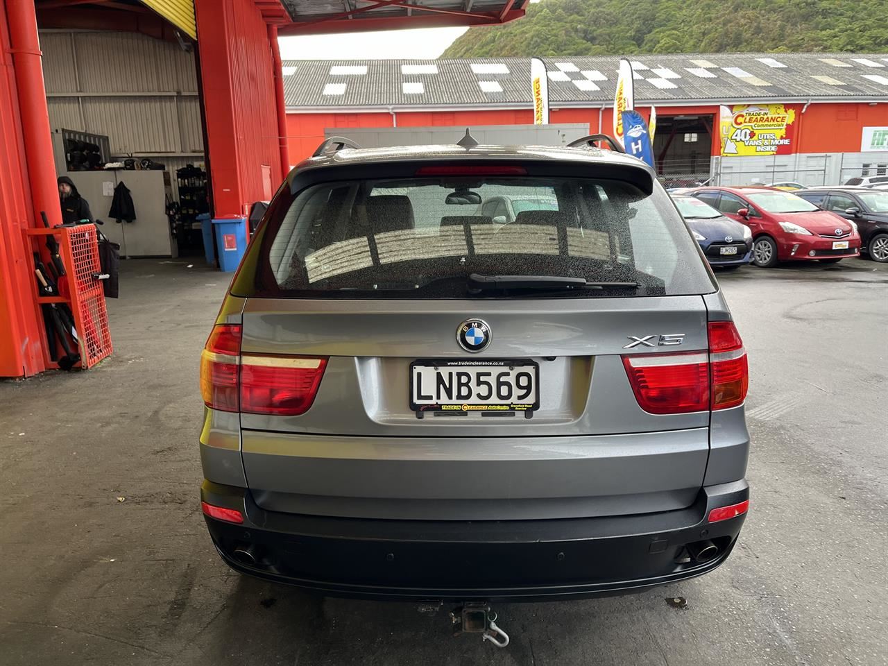 Vehicle image 5