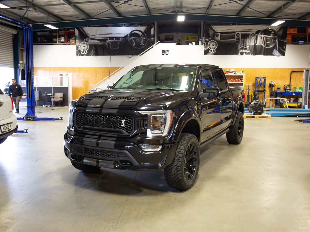 Vehicle image 5