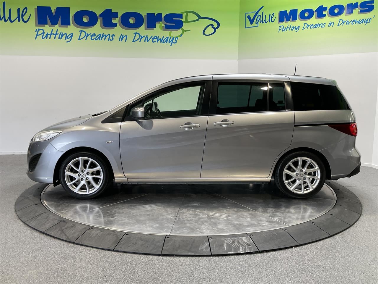 Vehicle image 5