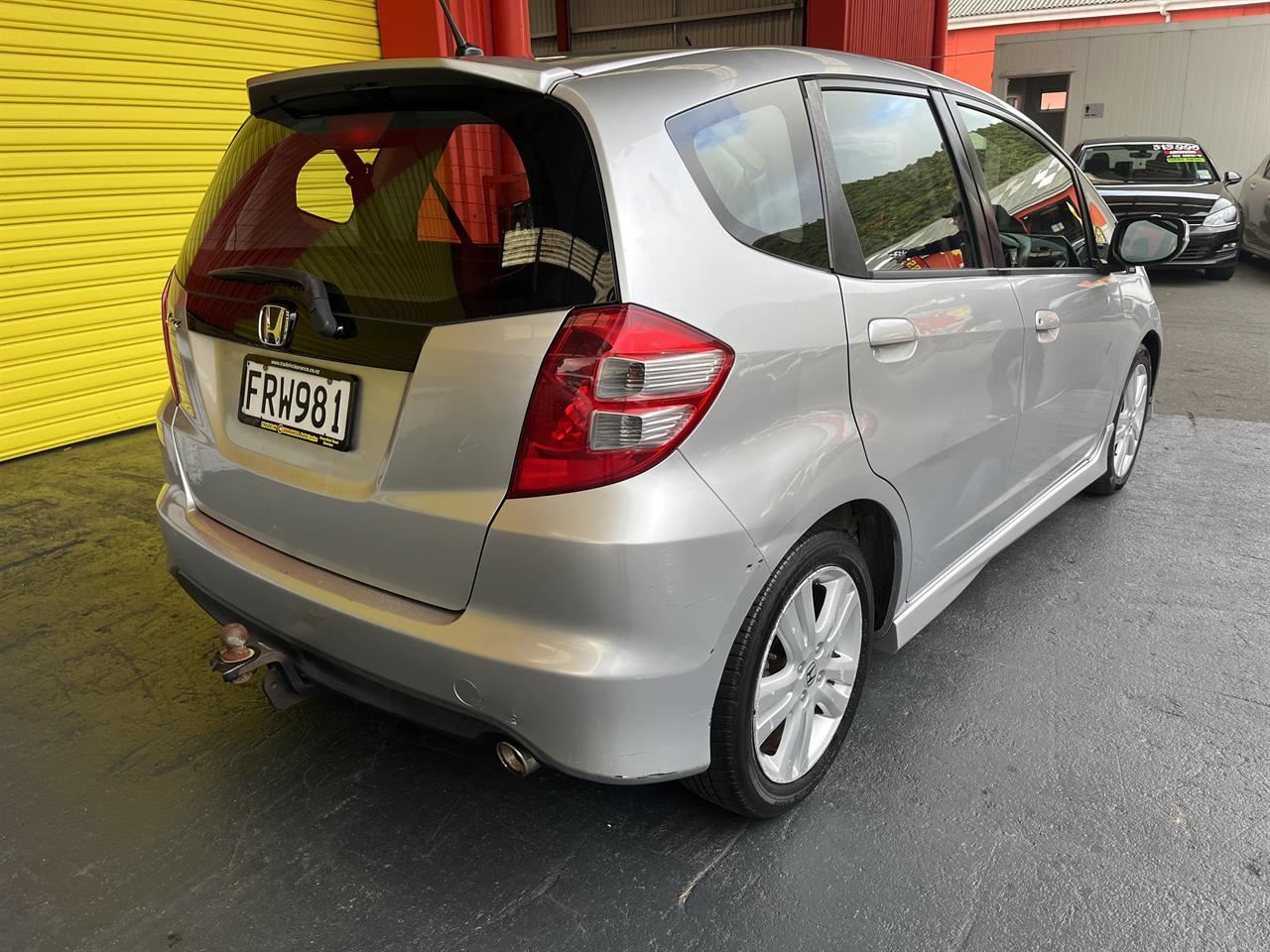 Vehicle image 5