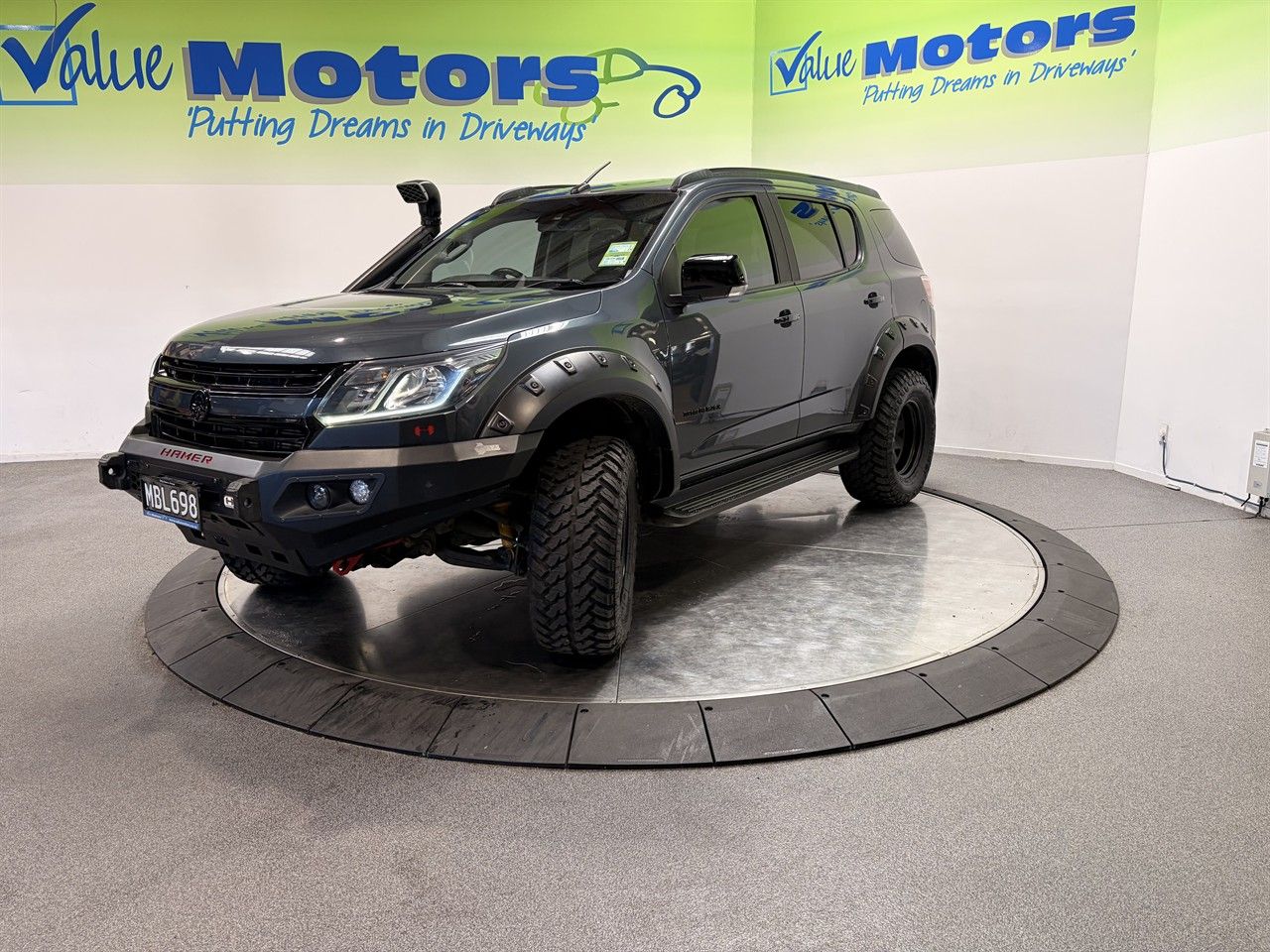 Vehicle image 3