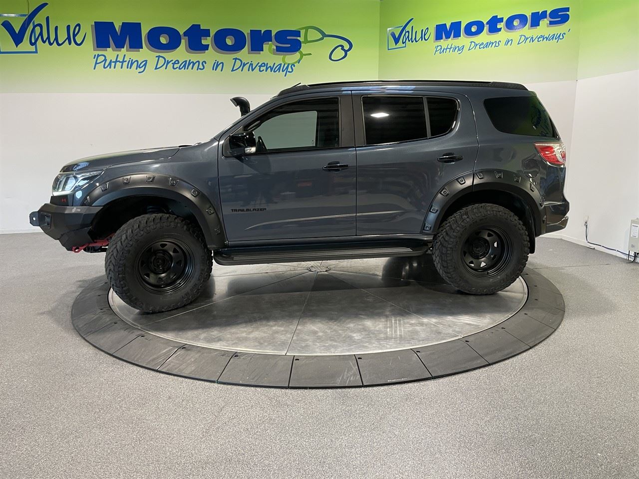 Vehicle image 4