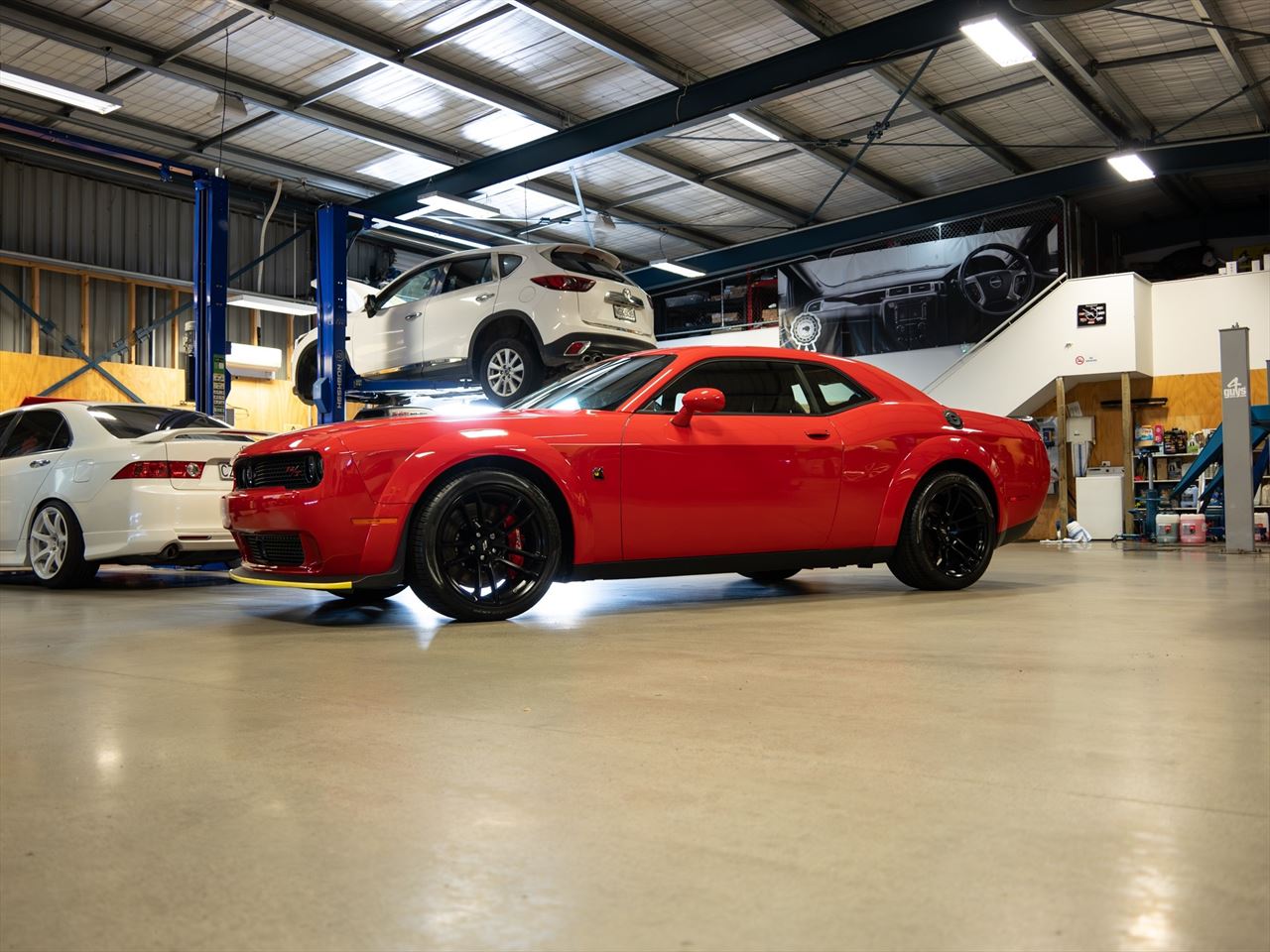 Vehicle image 4