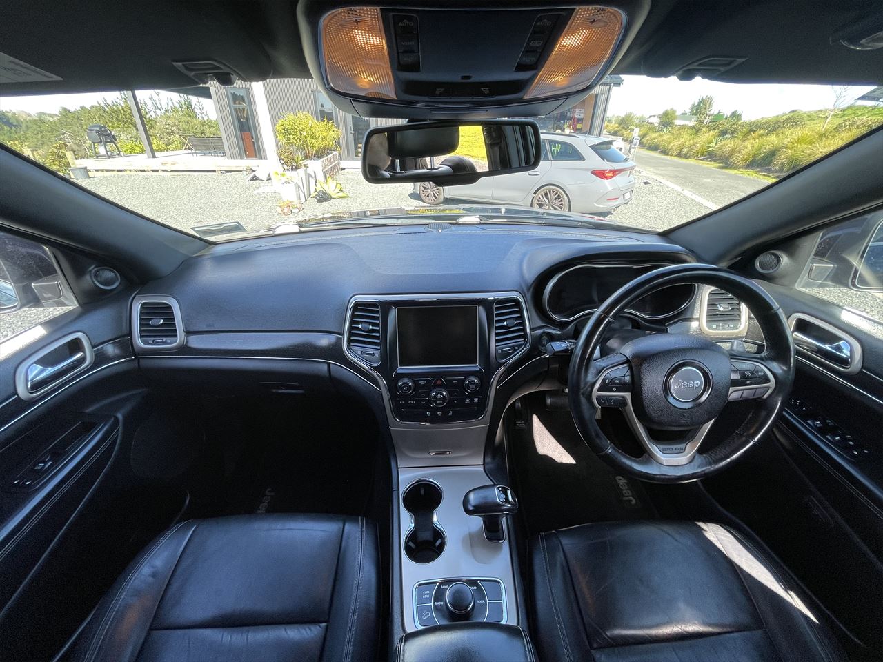 Vehicle image 5