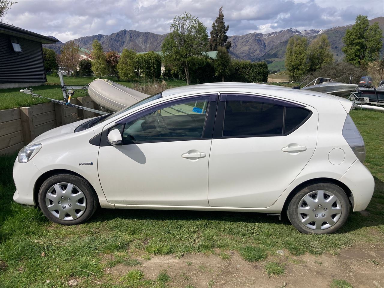 Vehicle image 3