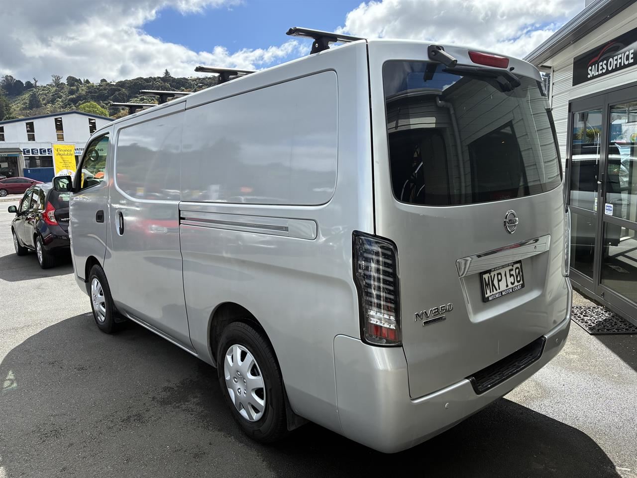 Vehicle image 4