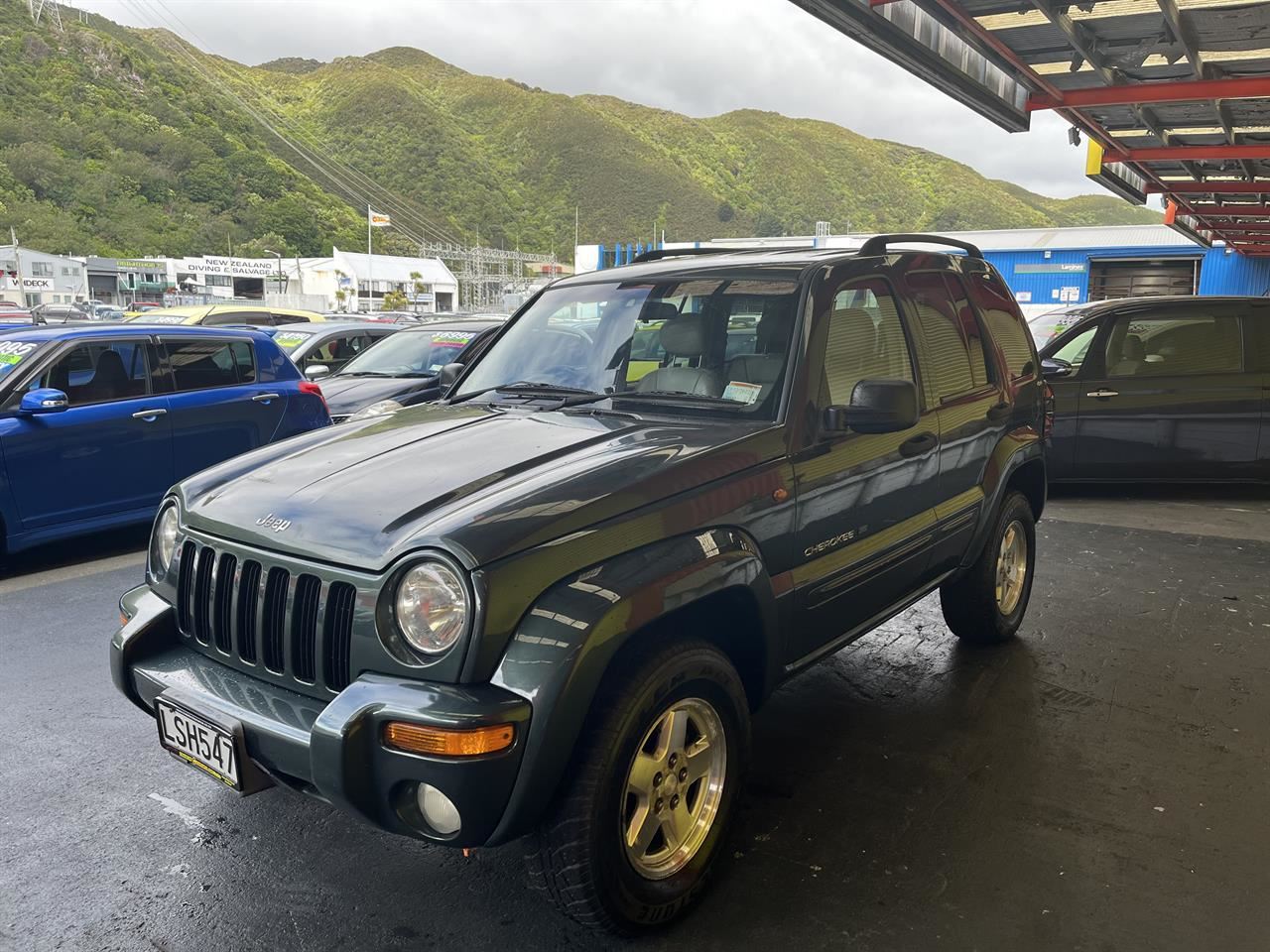 Vehicle image 3
