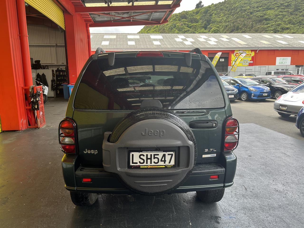 Vehicle image 5