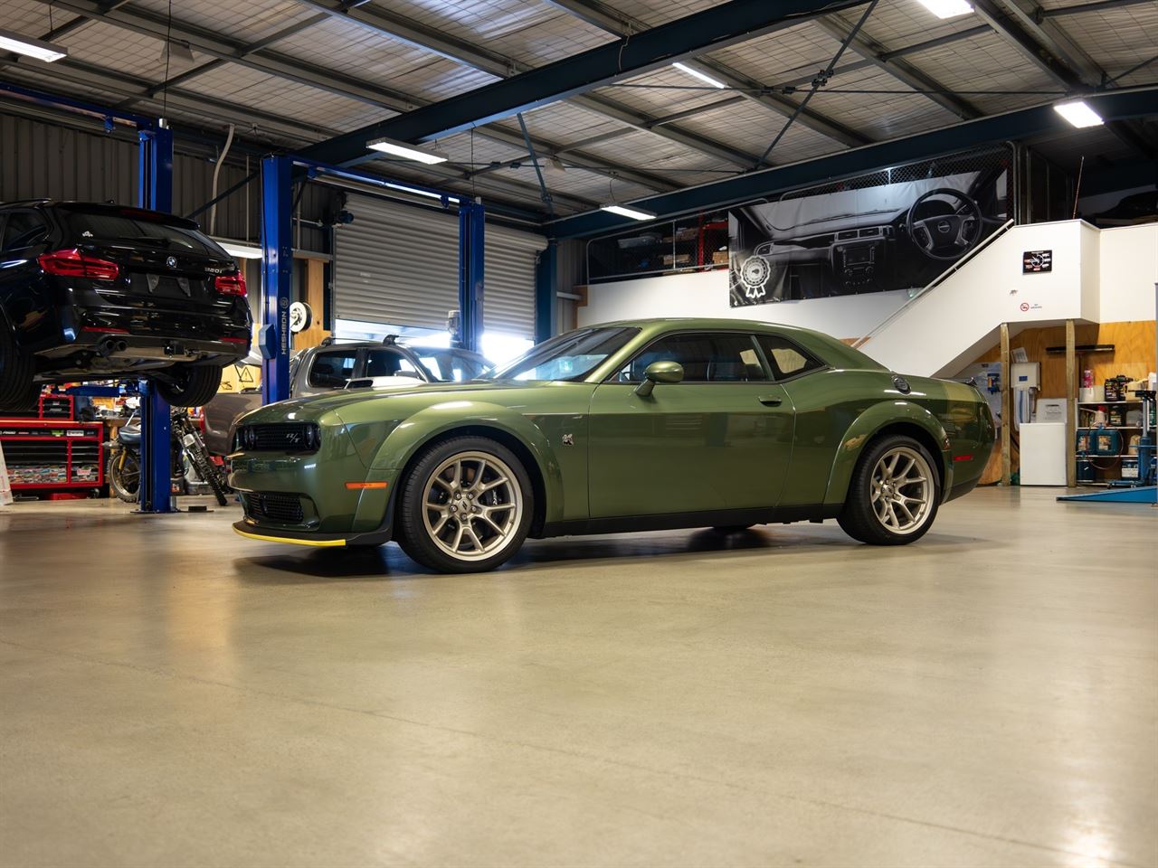 Vehicle image 4