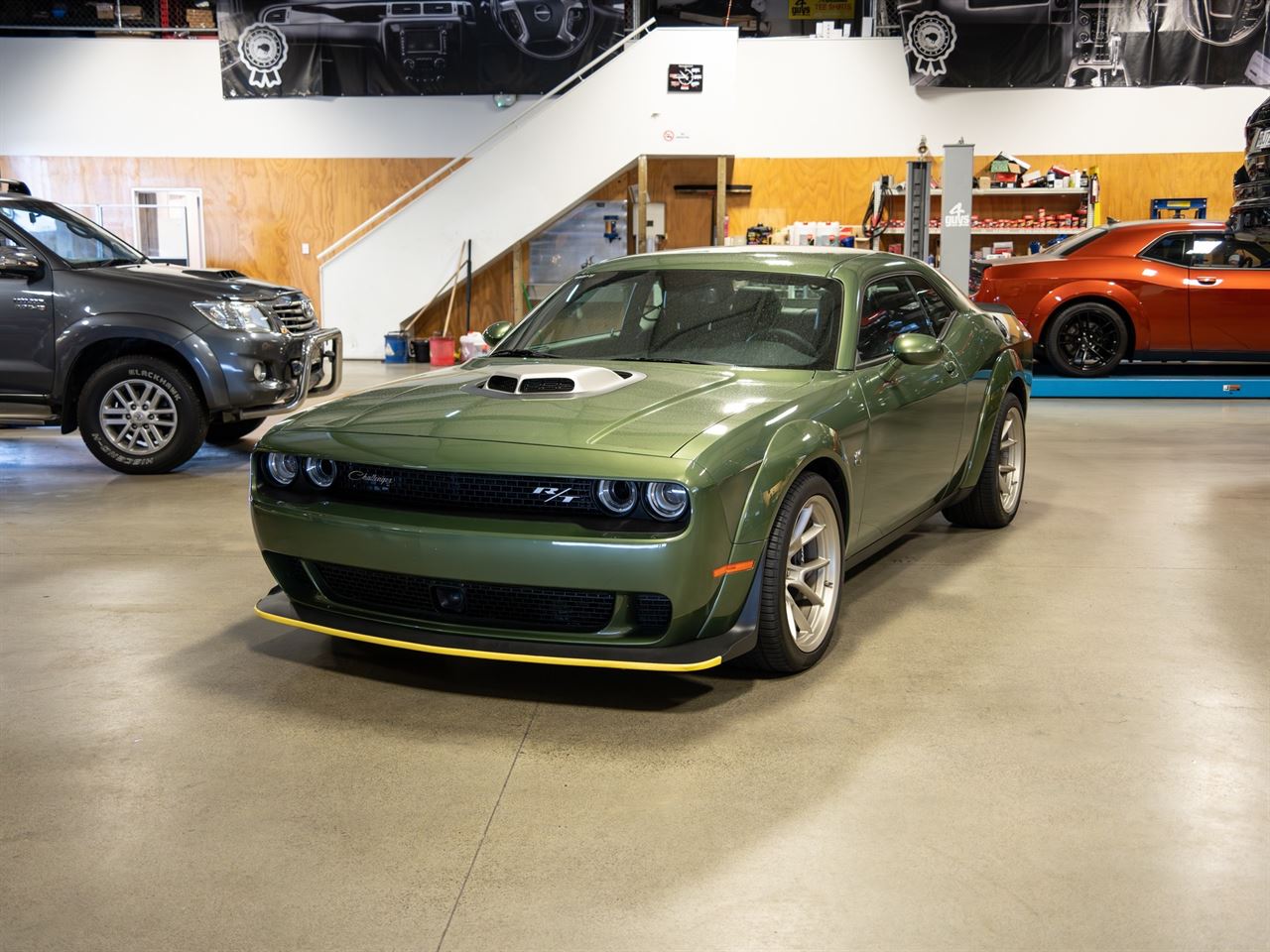 Vehicle image 5