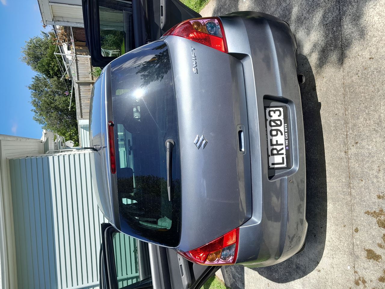 Vehicle image 4