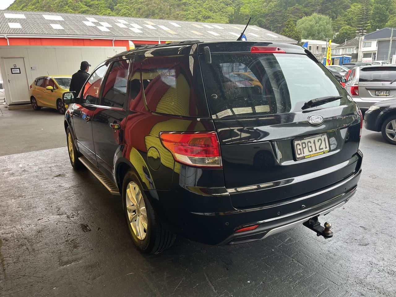 Vehicle image 4