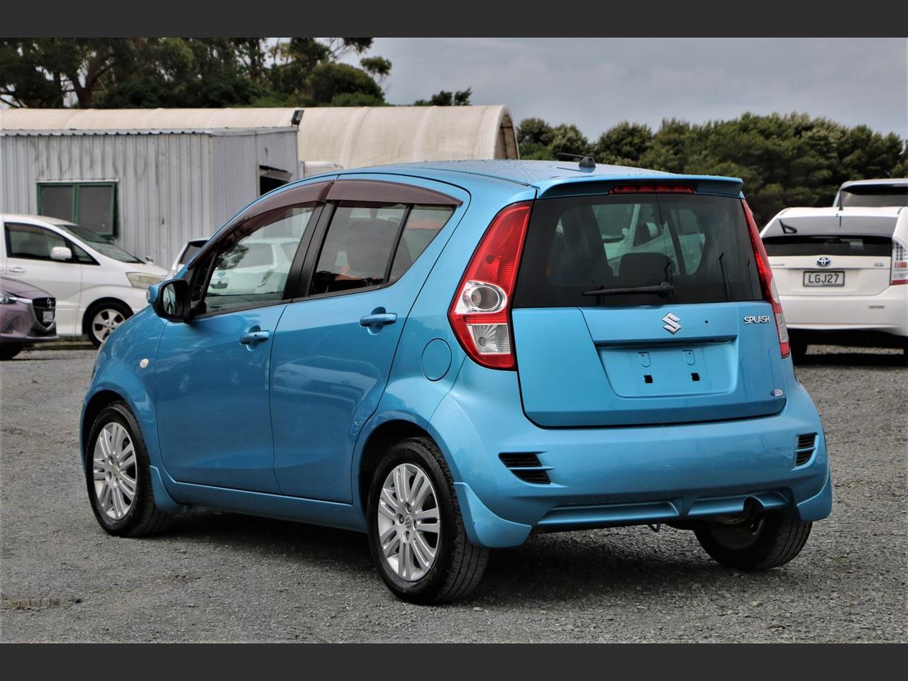 Vehicle image 4