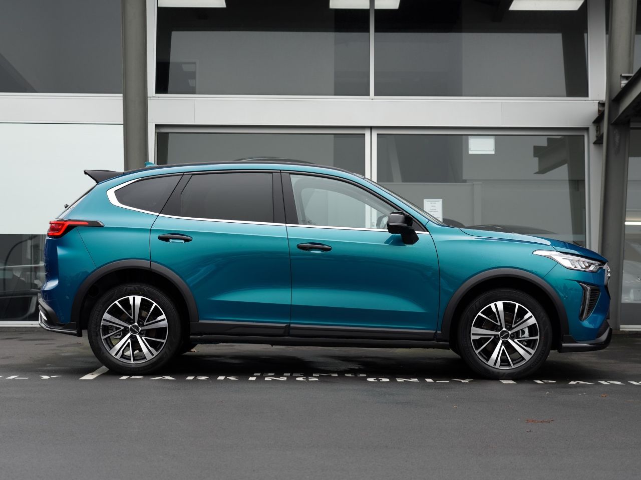 Vehicle image 3