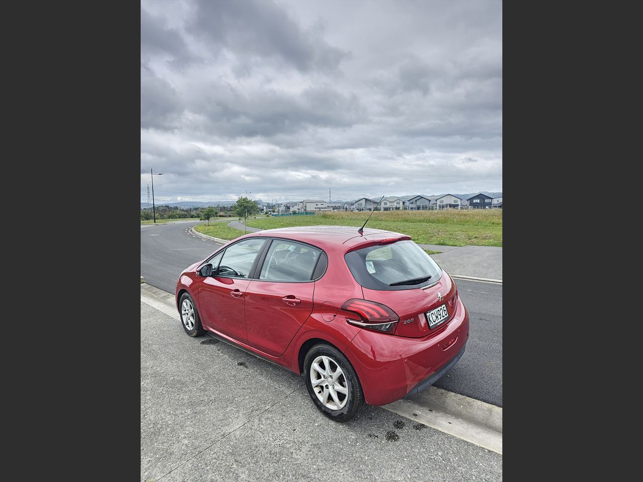 Vehicle image 4