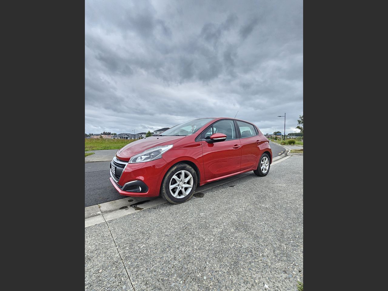 Vehicle image 5