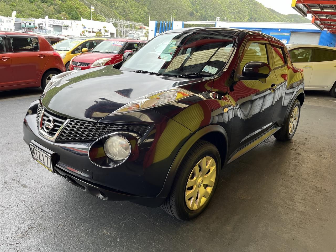 Vehicle image 3