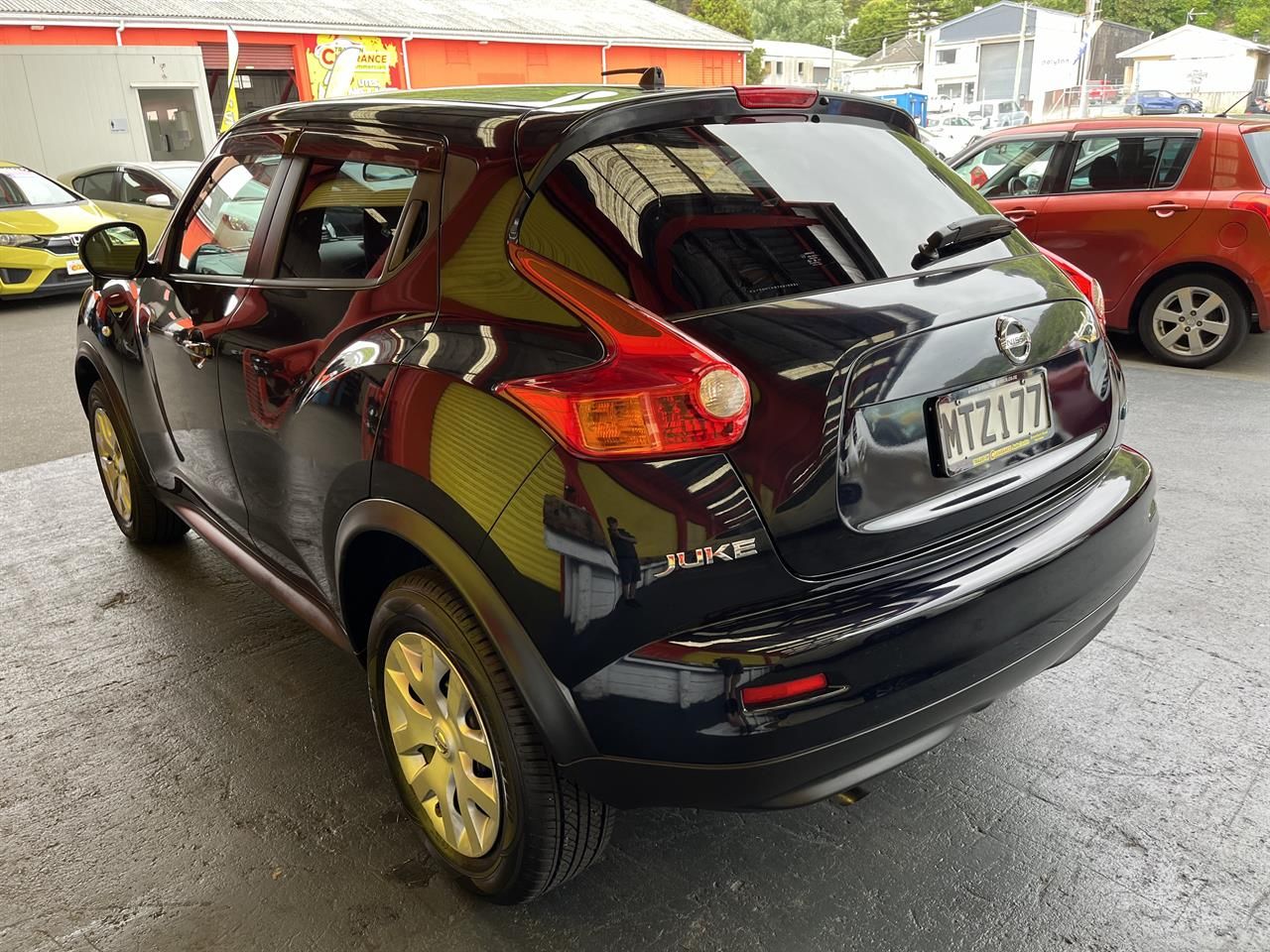 Vehicle image 4