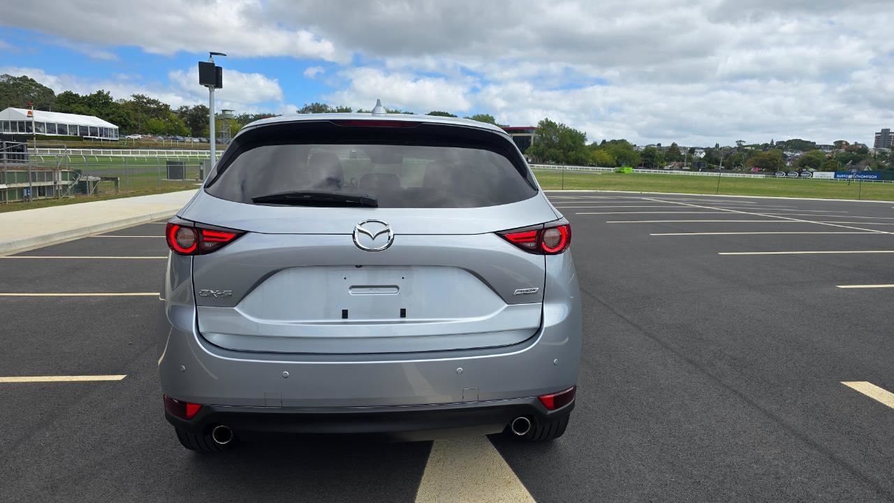 Vehicle image 5