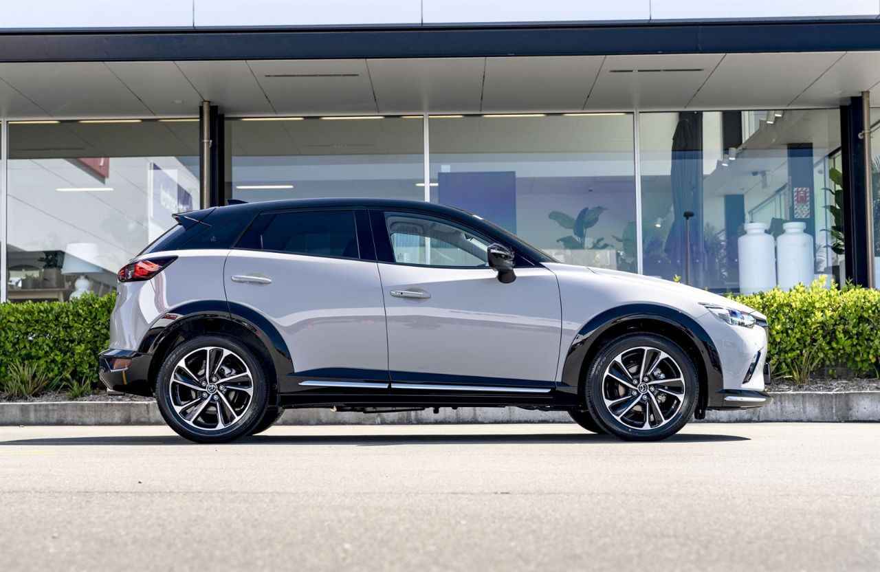 Vehicle image 3