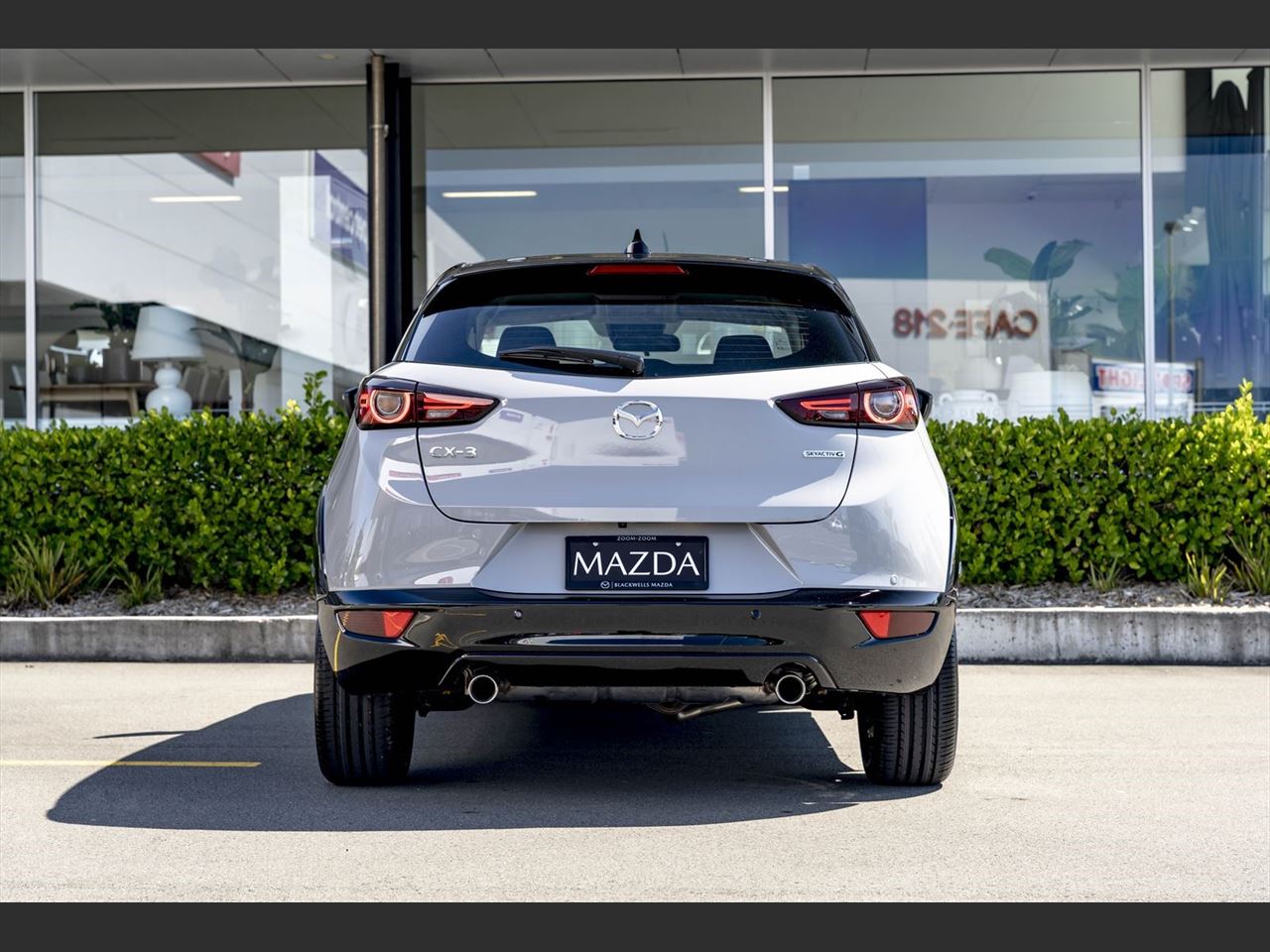 Vehicle image 5